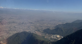 काठमाडौँको चन्द्रागिरि नगरपालिकास्थित पर्यटकीयस्थल चन्द्रागिरि हिल्सबाट देखिएको काठमाडौँ उपत्यका । तस्वीर:चन्द्रकला क्षेत्री/रासस